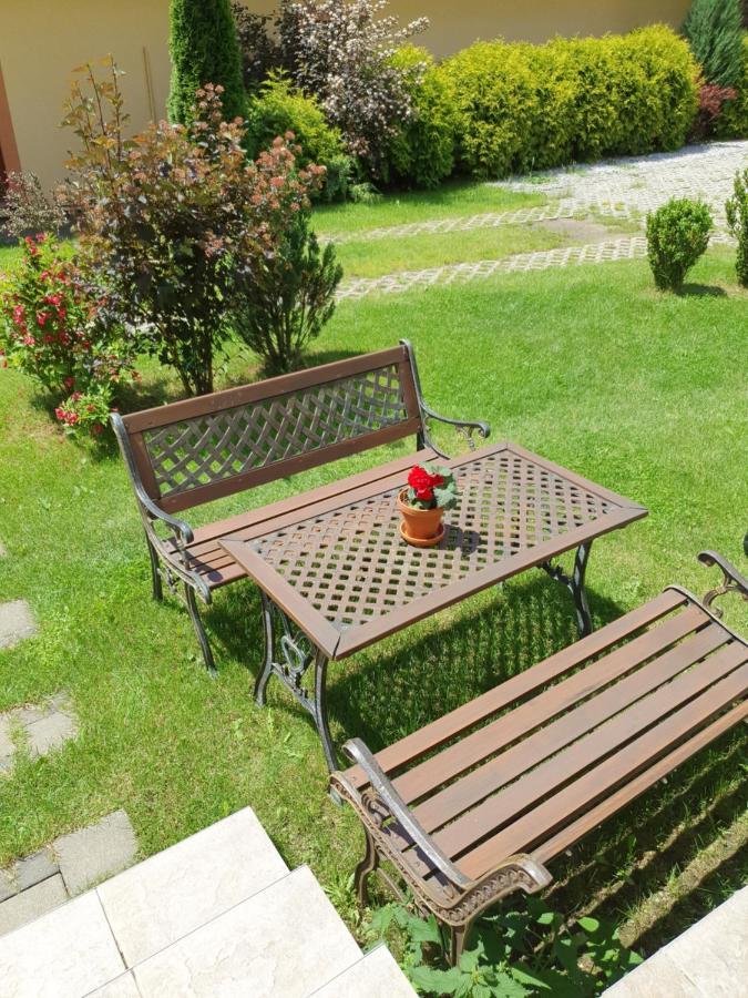 Privat Bartky Vrbov Exterior foto