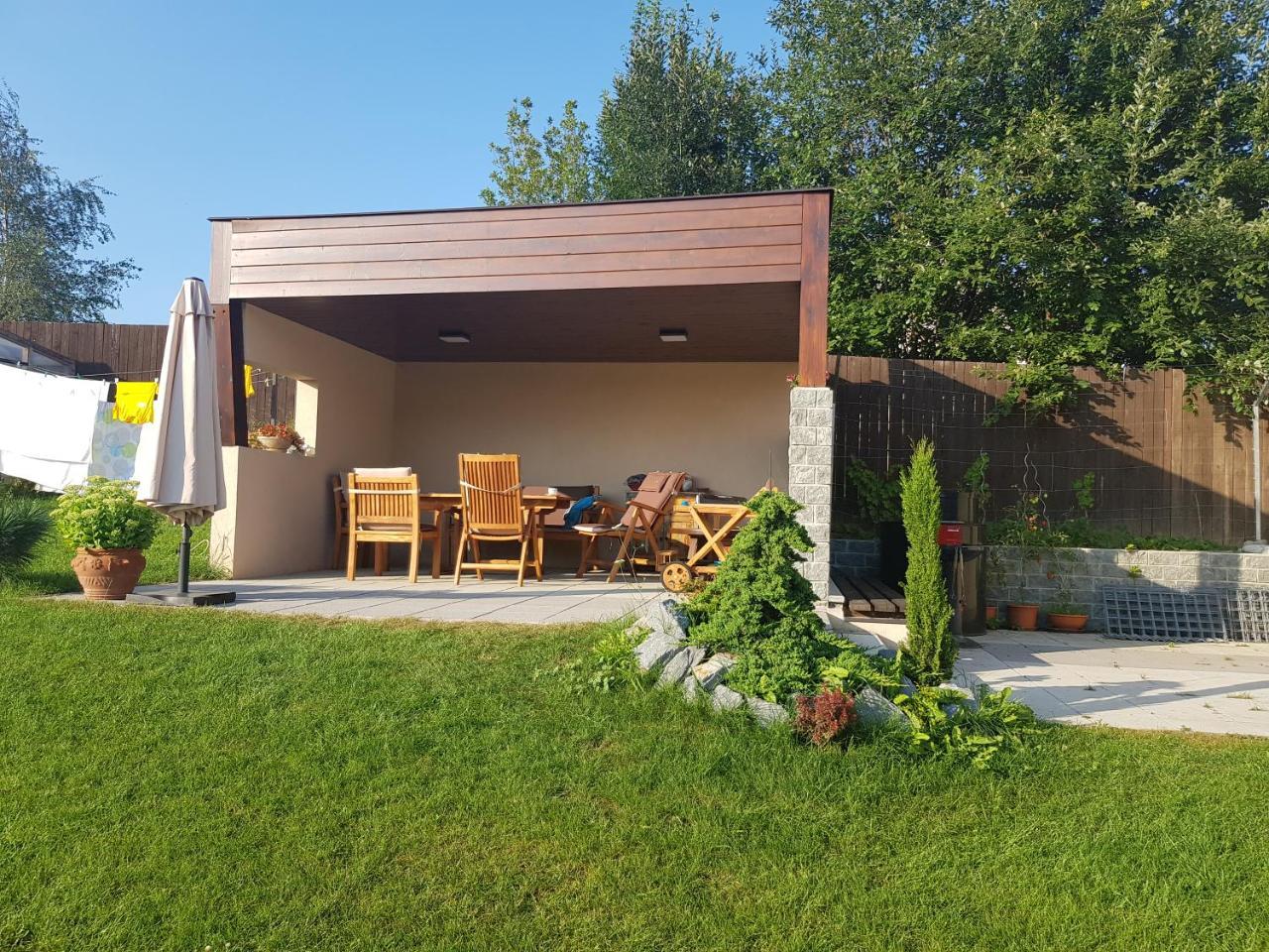 Privat Bartky Vrbov Exterior foto