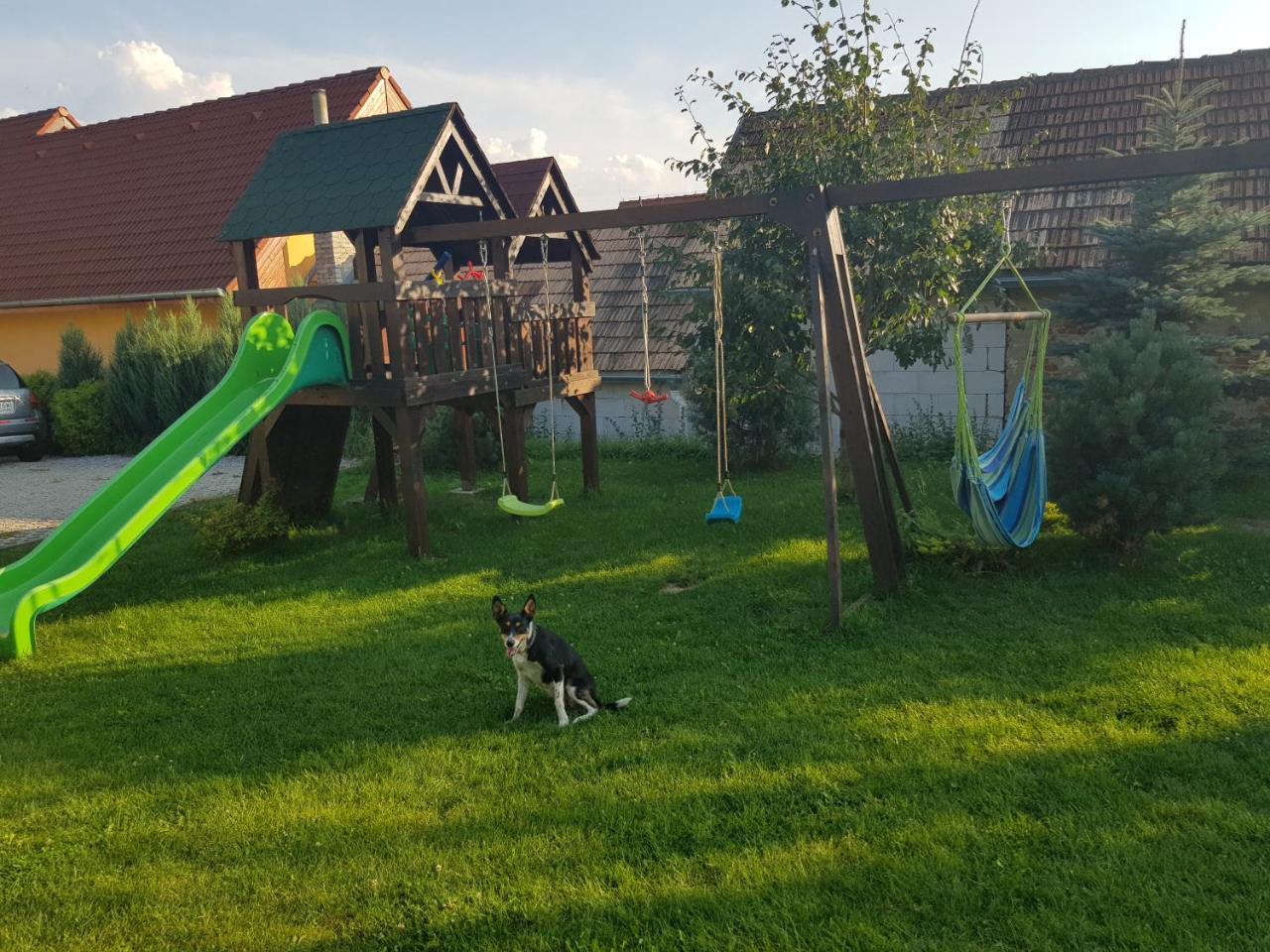 Privat Bartky Vrbov Exterior foto