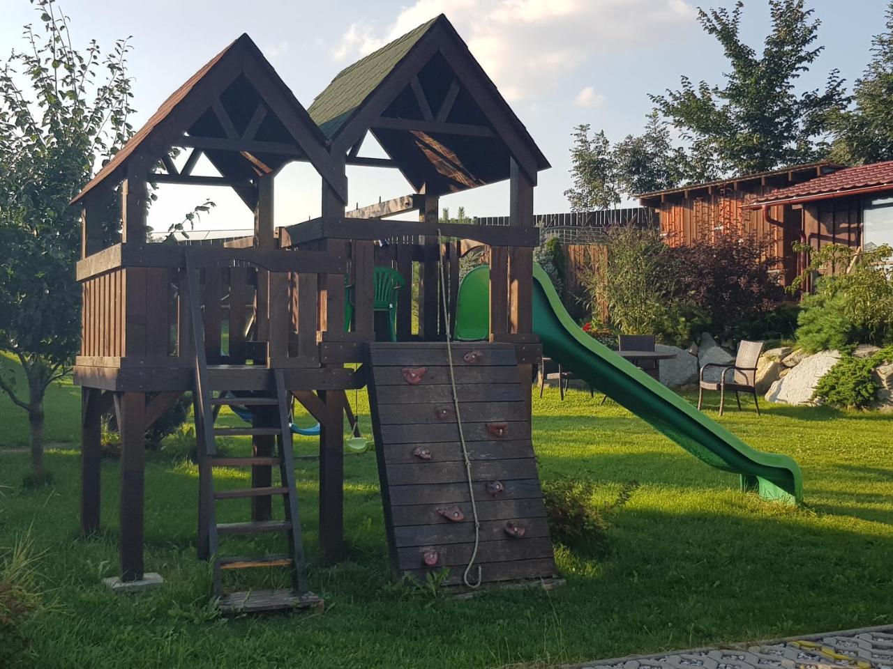 Privat Bartky Vrbov Exterior foto